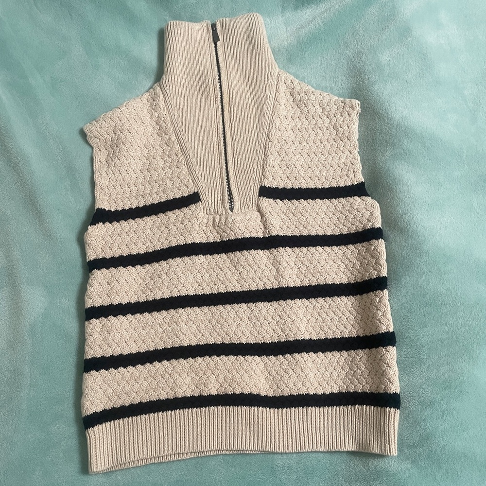 John + Jenn Textured Cream and Black Turtleneck Sweater Vest
